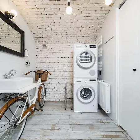 Vélo Apartment, High Standard, Tv, Wifi Cracovia